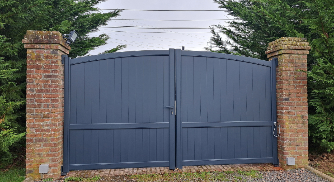 Portail battant aluminium