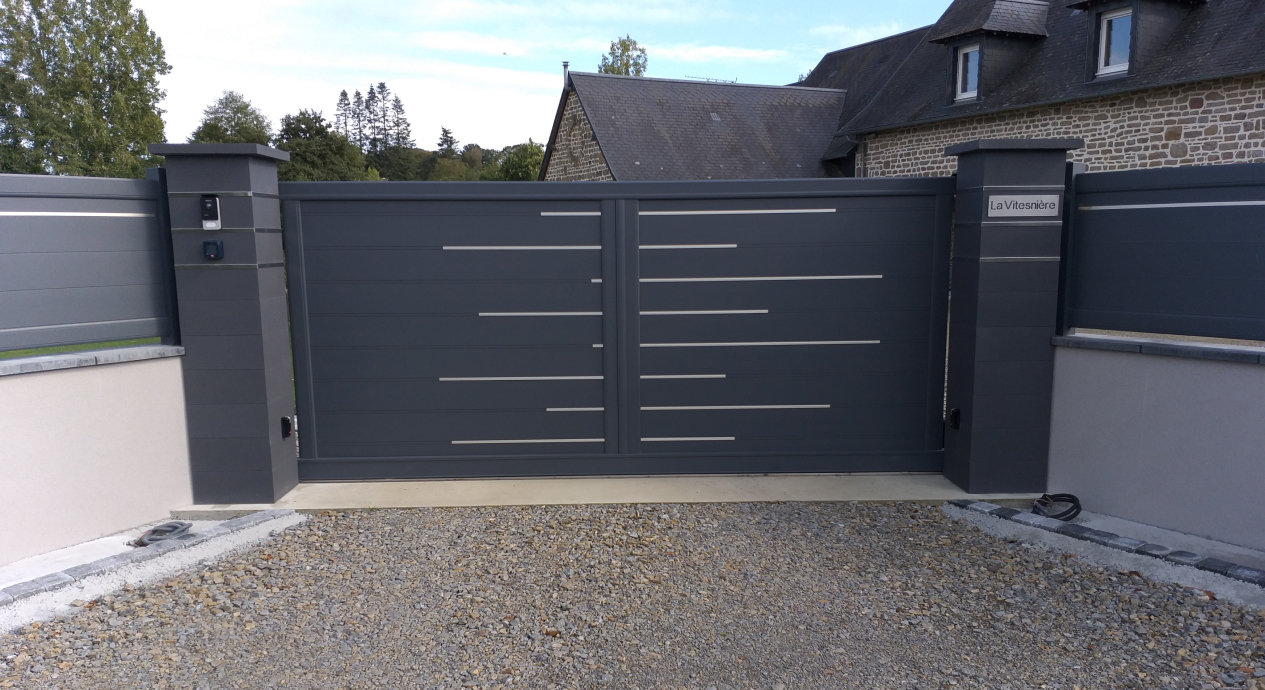 Portail coulissant en aluminium