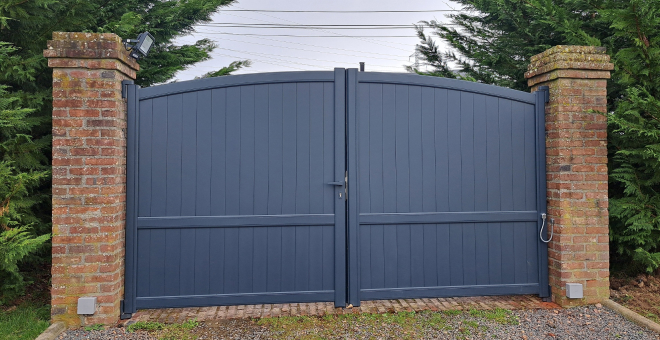 Portail battant aluminium