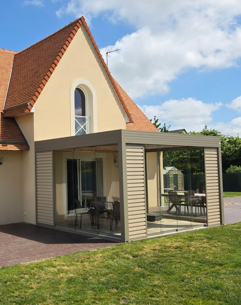 Blavait Pergola bioclimatique en Normandie